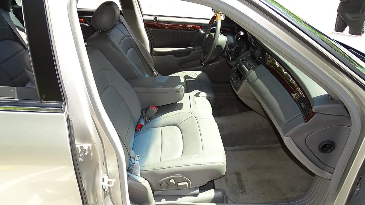 2004 Cadillac DeVille 8th Gen - Image 12 of 21