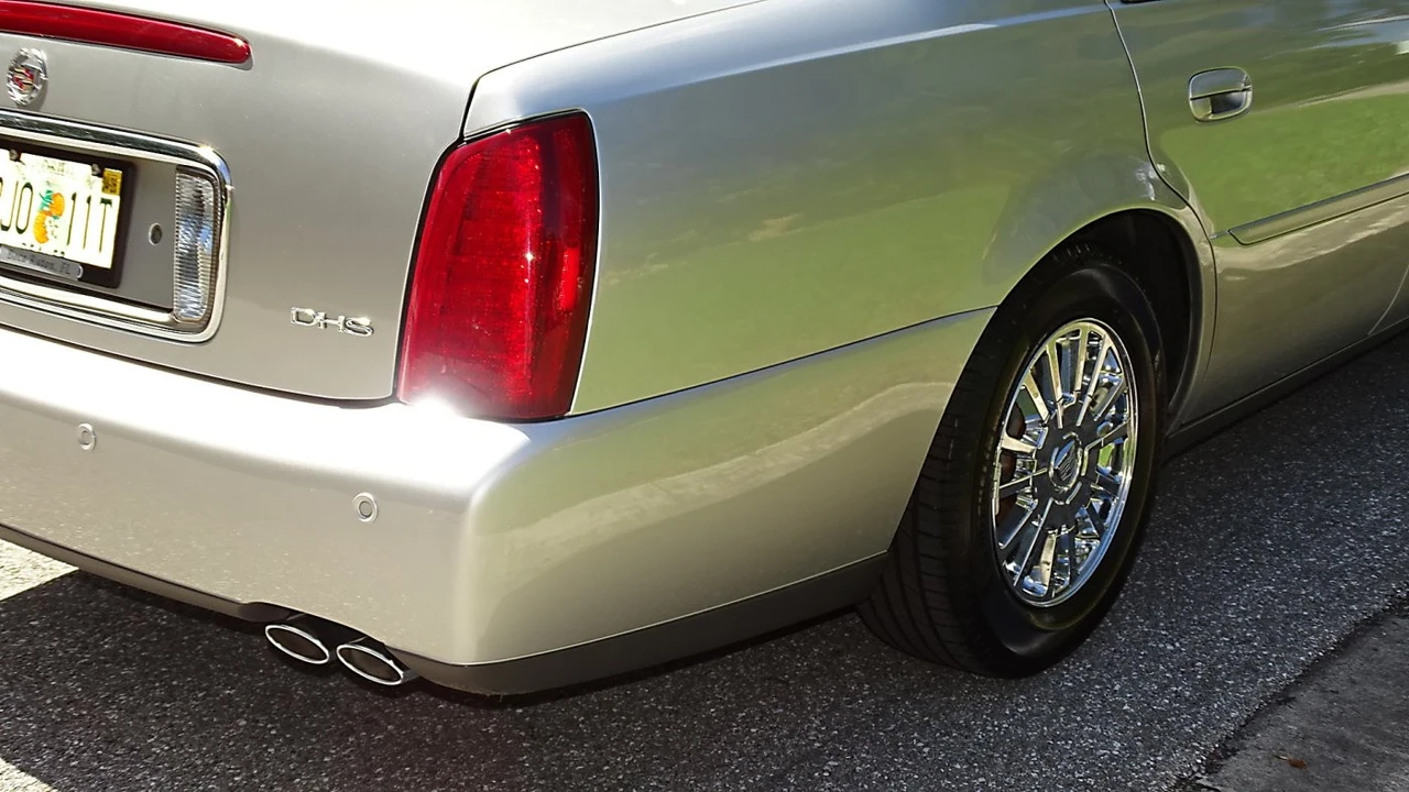 2004 Cadillac DeVille 8th Gen - Image 10 of 21