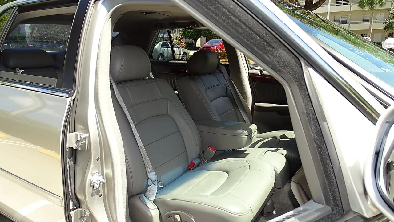 2004 Cadillac DeVille 8th Gen - Image 14 of 21