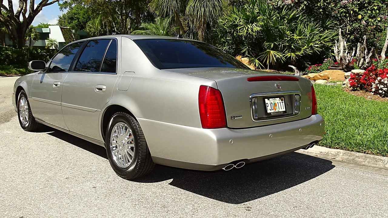 2004 Cadillac DeVille 8th Gen - Image 5 of 21