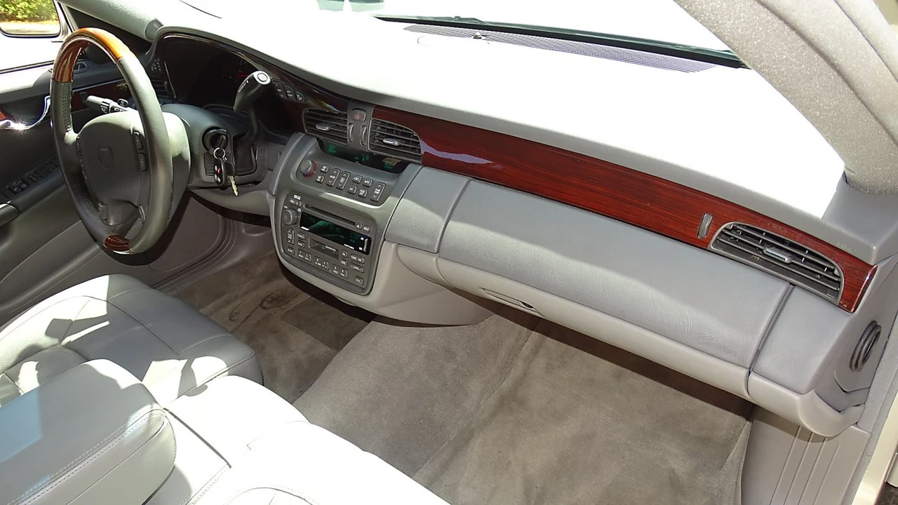 2004 Cadillac DeVille 8th Gen - Image 13 of 21