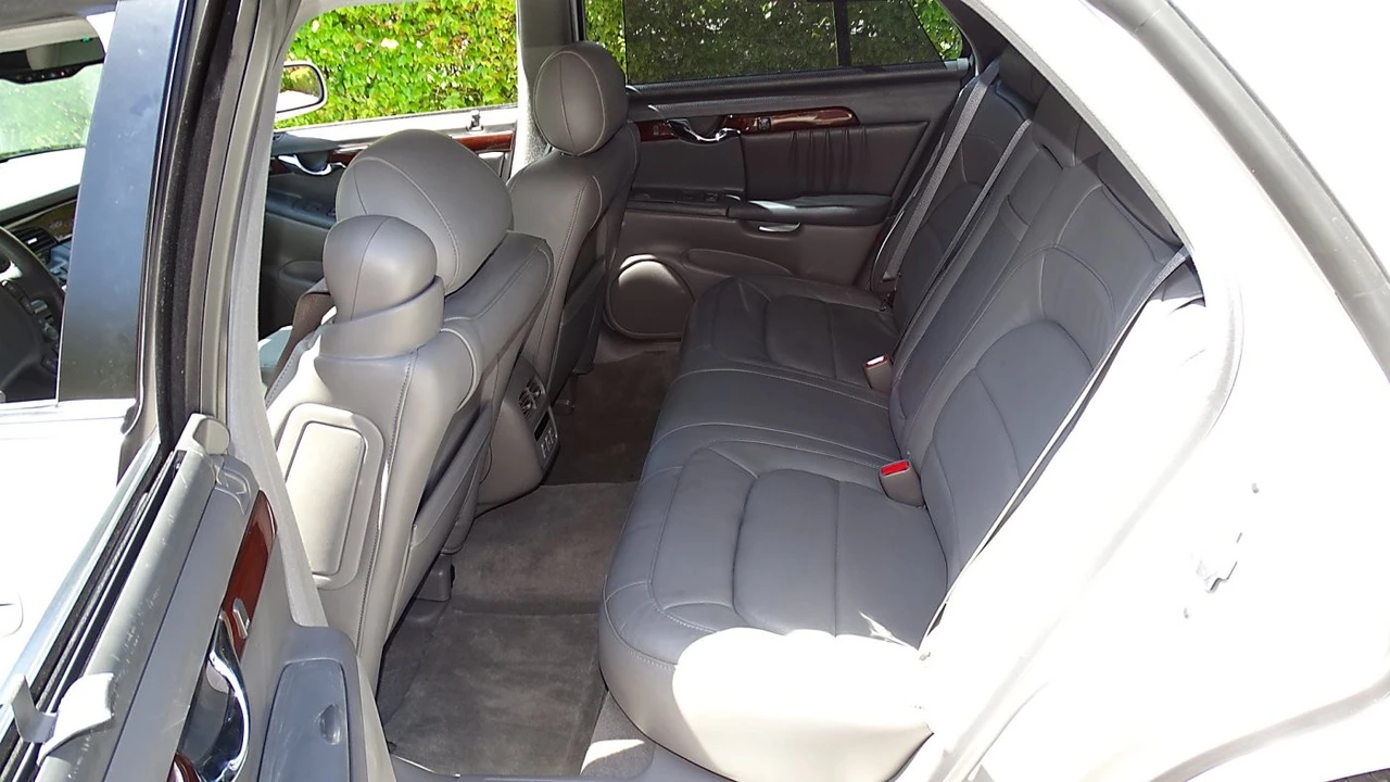2004 Cadillac DeVille 8th Gen - Image 17 of 21