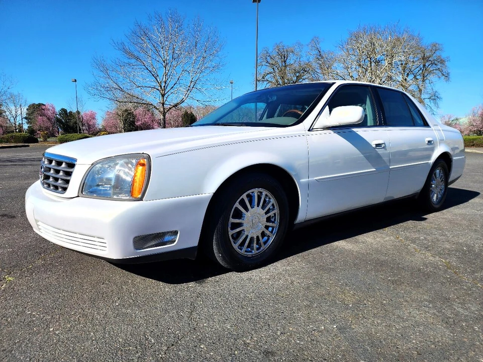 2004 Cadillac DeVille 8th Gen - Image 2 of 31