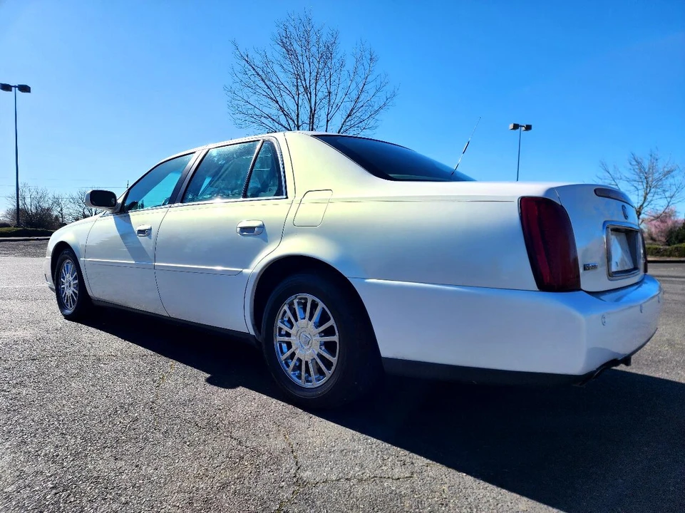 2004 Cadillac DeVille 8th Gen - Image 25 of 31