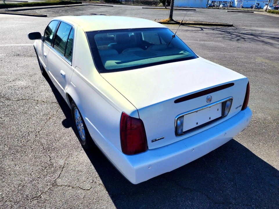 2004 Cadillac DeVille 8th Gen - Image 24 of 31