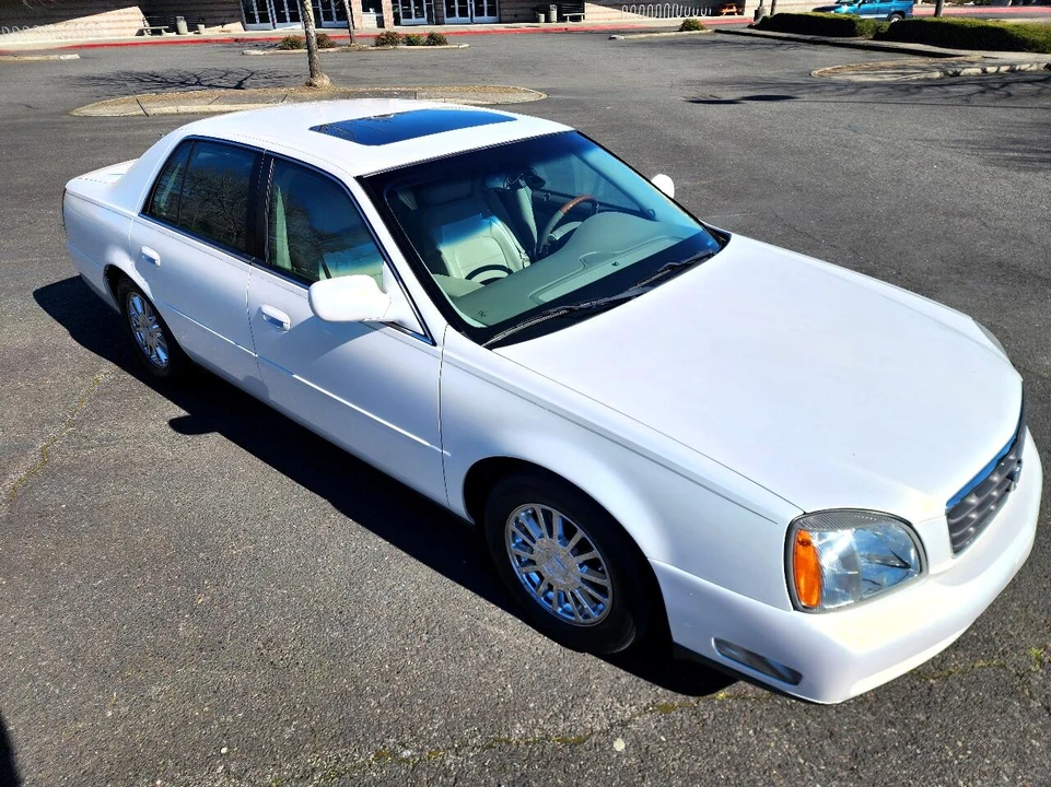 2004 Cadillac DeVille 8th Gen - Image 10 of 31