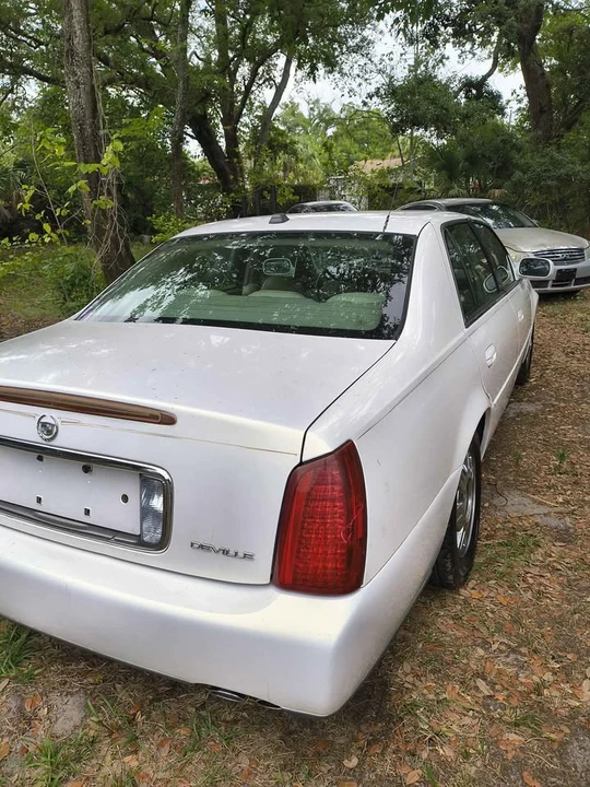 2004 Cadillac DeVille 8th Gen - Image 2 of 12