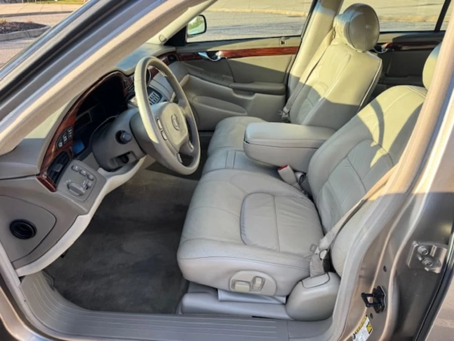 2004 Cadillac DeVille 8th Gen - Image 9 of 17