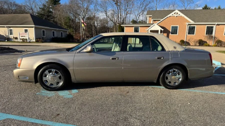 2004 Cadillac DeVille 8th Gen - Image 2 of 17