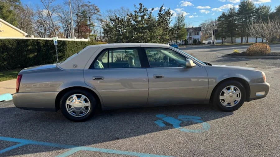 2004 Cadillac DeVille 8th Gen - Image 3 of 17