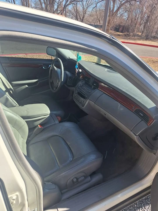 2004 Cadillac DeVille 8th Gen - Image 5 of 8