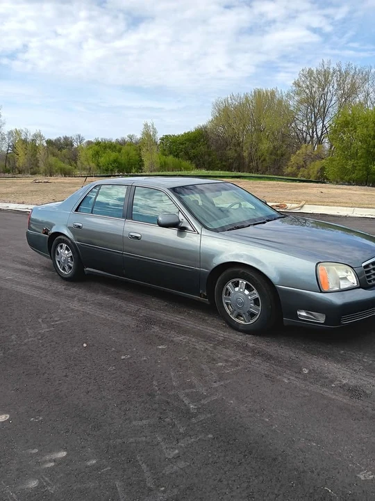 2004 Cadillac DeVille 8th Gen - Image 3 of 6