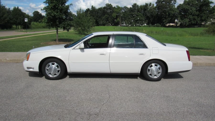 2004 Cadillac DeVille 8th Gen - Image 2 of 9