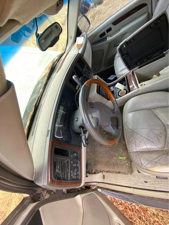 2004 Cadillac Escalade & EXT 2nd Gen - Image 5 of 10