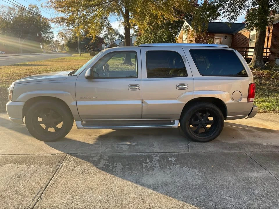 2004 Cadillac Escalade & EXT 2nd Gen - Image 5 of 11