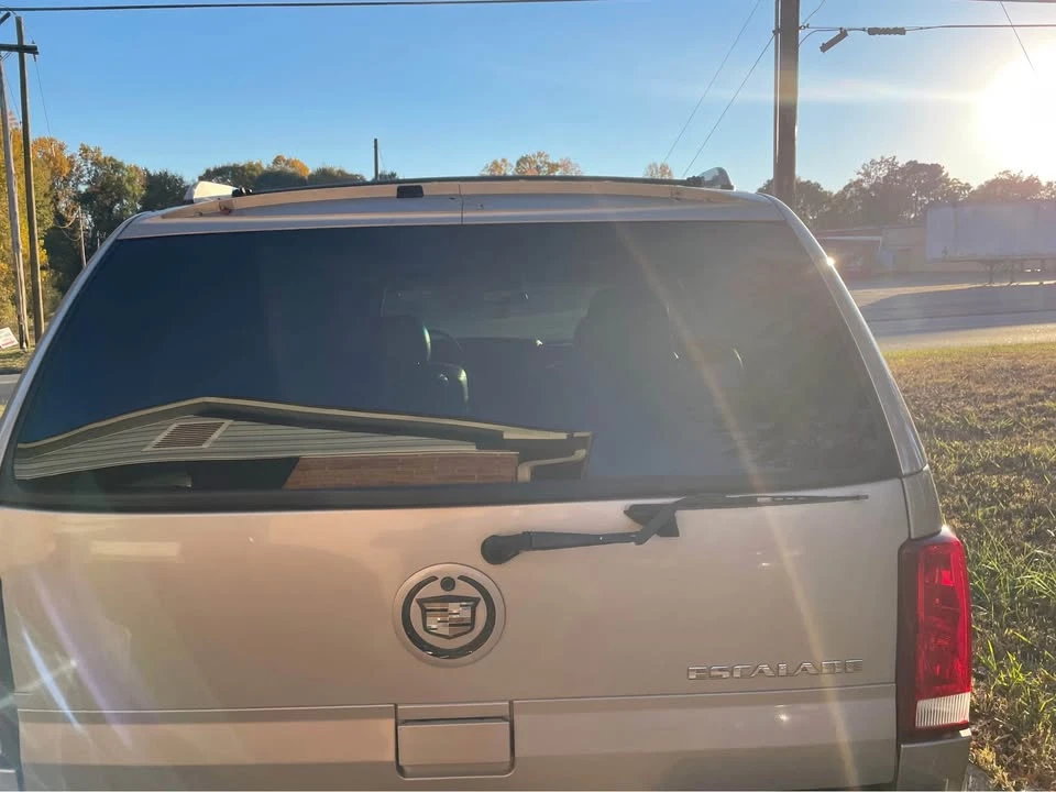 2004 Cadillac Escalade & EXT 2nd Gen - Image 10 of 11