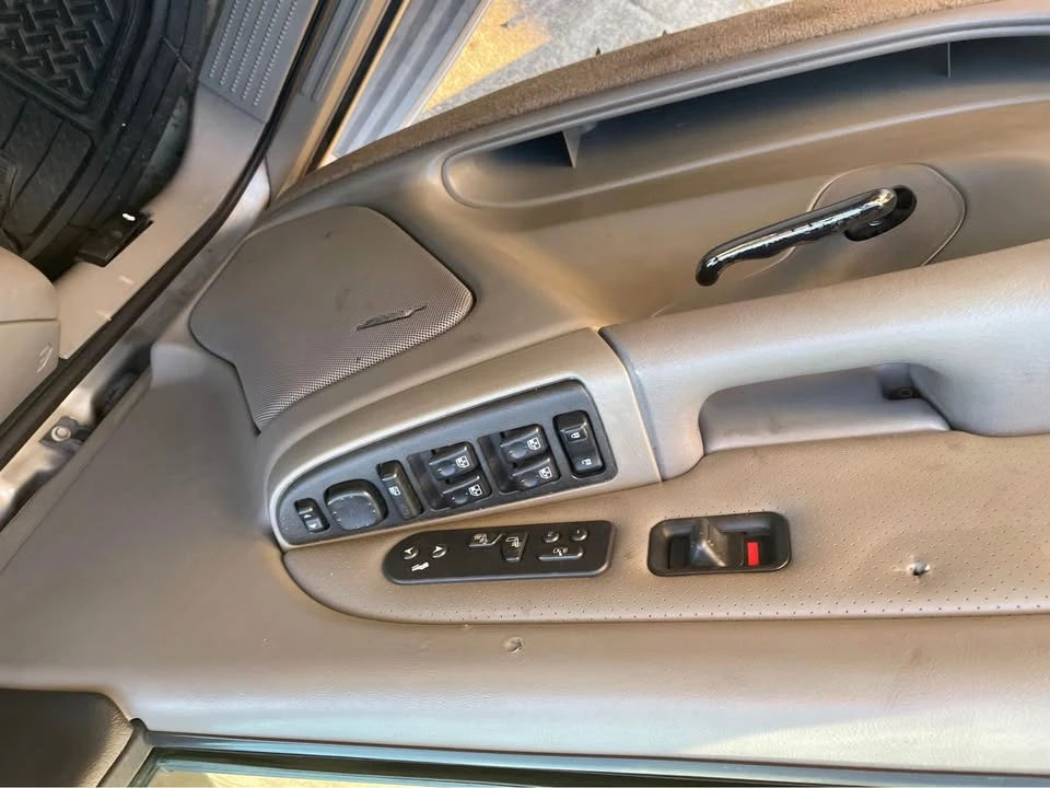 2004 Cadillac Escalade & EXT 2nd Gen - Image 3 of 11
