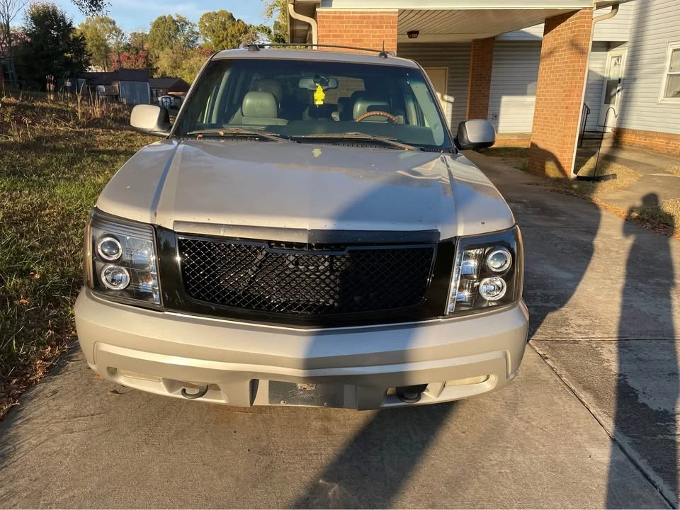 2004 Cadillac Escalade & EXT 2nd Gen - Image 8 of 11