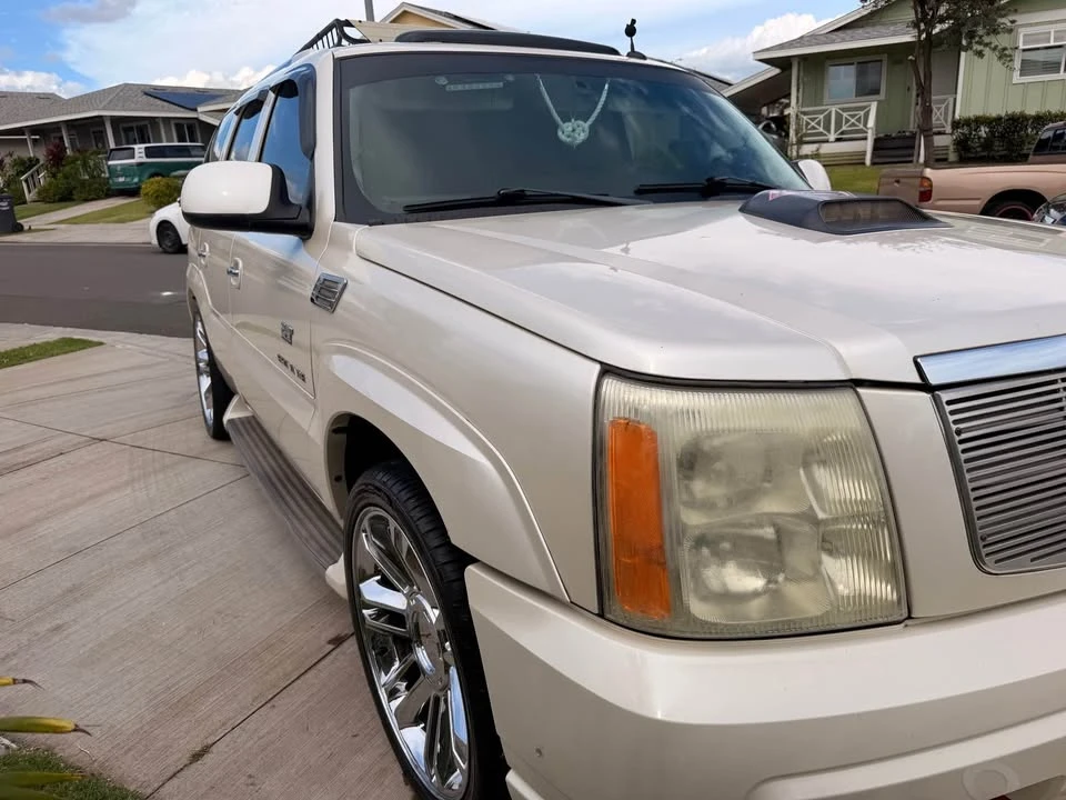2004 Cadillac Escalade & EXT 2nd Gen - Image 2 of 7