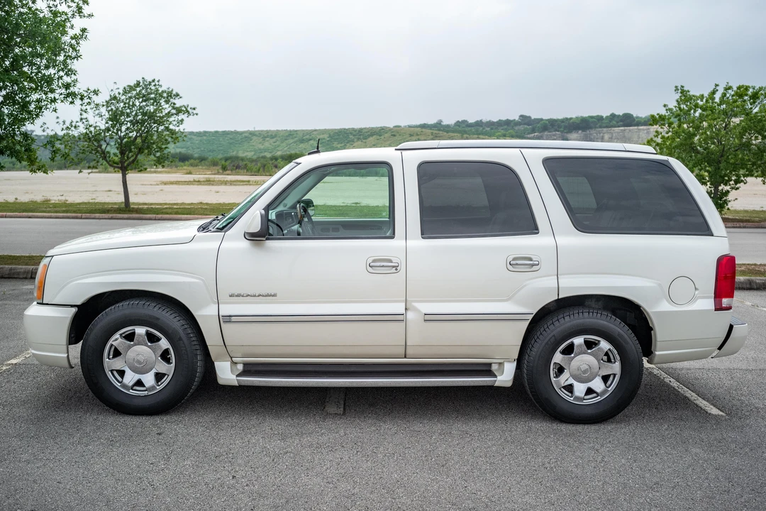 2004 Cadillac Escalade & EXT 2nd Gen - Image 7 of 31