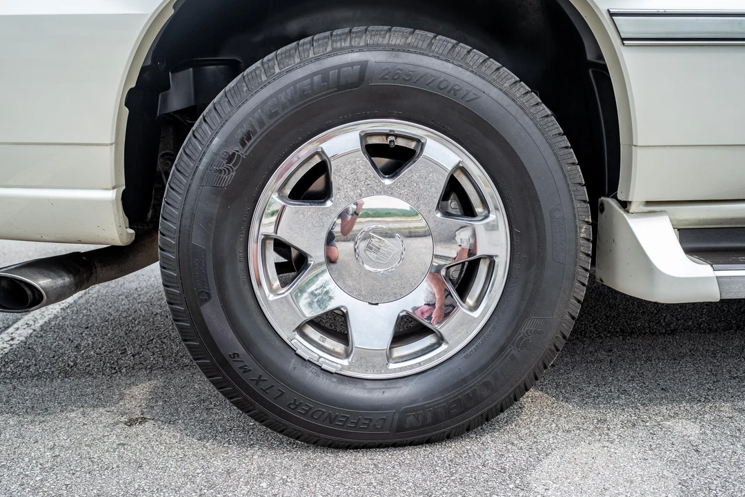 2004 Cadillac Escalade & EXT 2nd Gen - Image 24 of 31