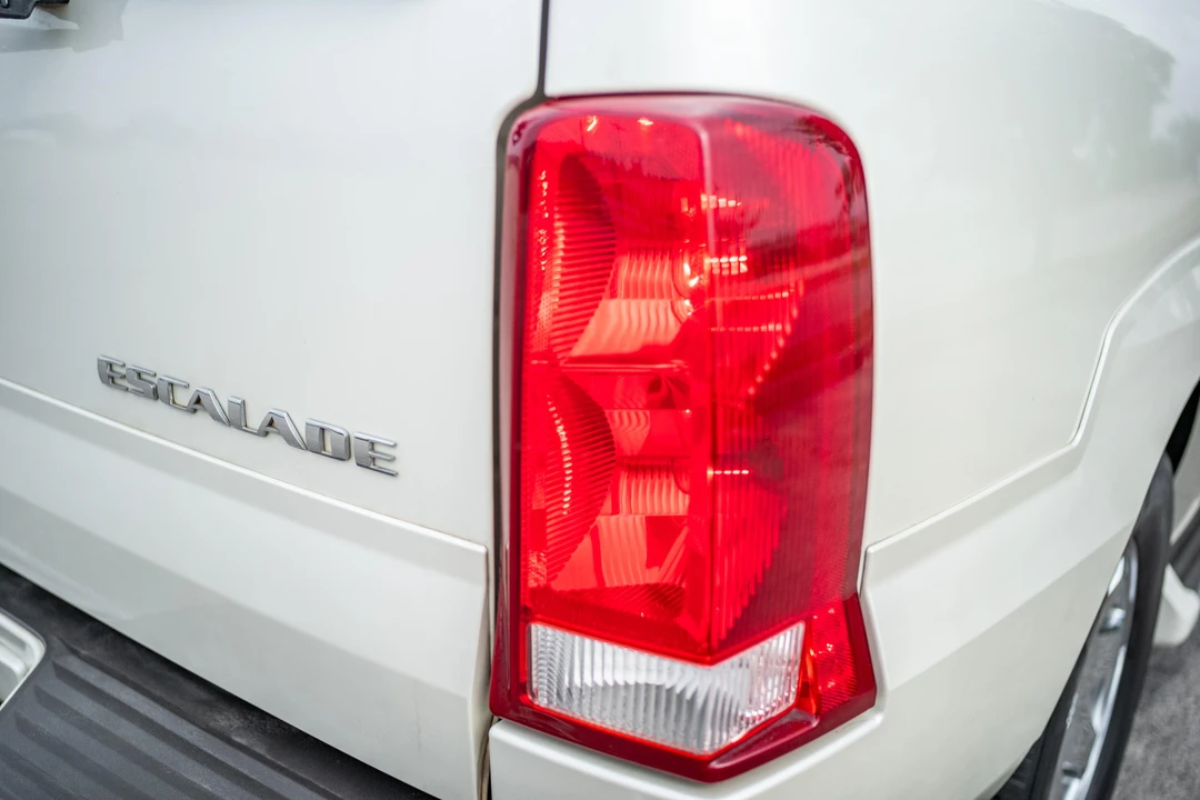 2004 Cadillac Escalade & EXT 2nd Gen - Image 20 of 31