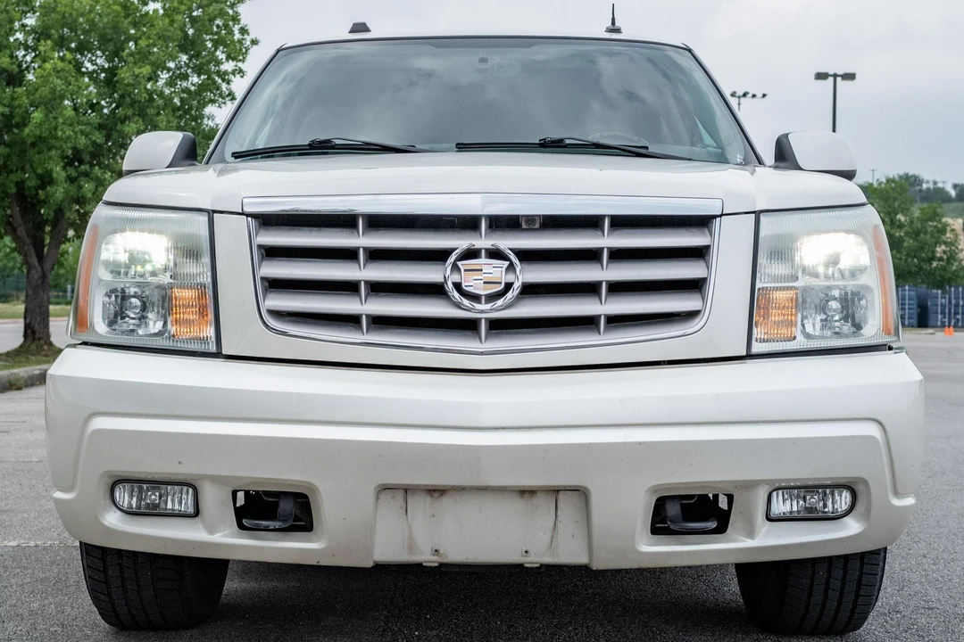 2004 Cadillac Escalade & EXT 2nd Gen - Image 2 of 31