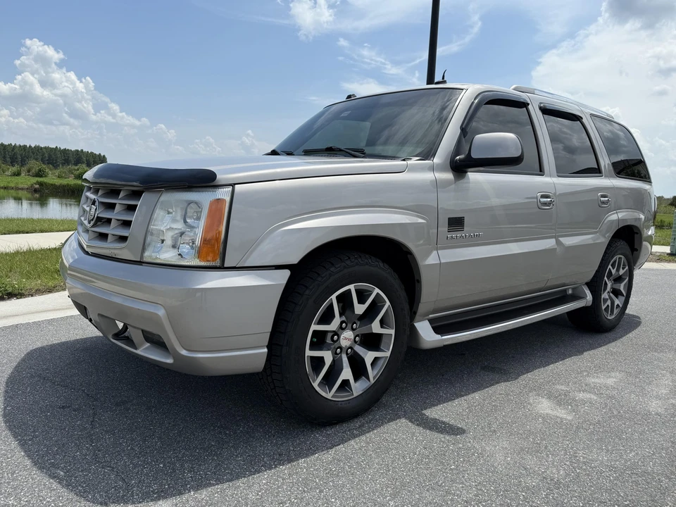 2004 Cadillac Escalade & EXT 2nd Gen - Image 2 of 31