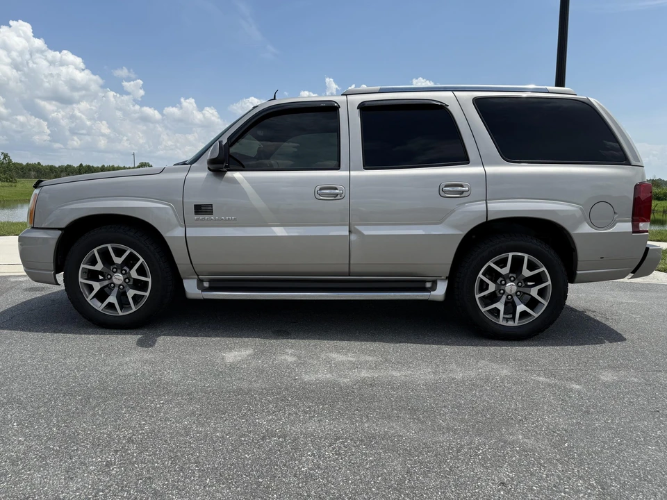 2004 Cadillac Escalade & EXT 2nd Gen - Image 18 of 31