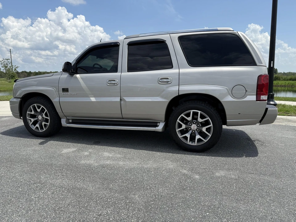 2004 Cadillac Escalade & EXT 2nd Gen - Image 17 of 31