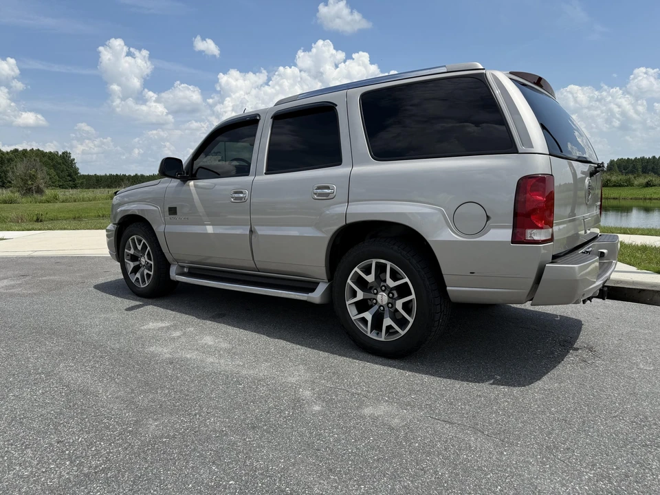 2004 Cadillac Escalade & EXT 2nd Gen - Image 16 of 31