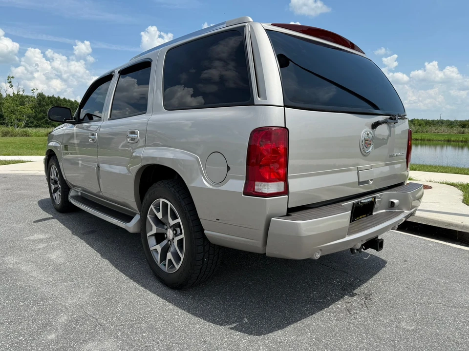 2004 Cadillac Escalade & EXT 2nd Gen - Image 15 of 31