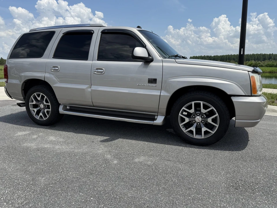 2004 Cadillac Escalade & EXT 2nd Gen - Image 8 of 31