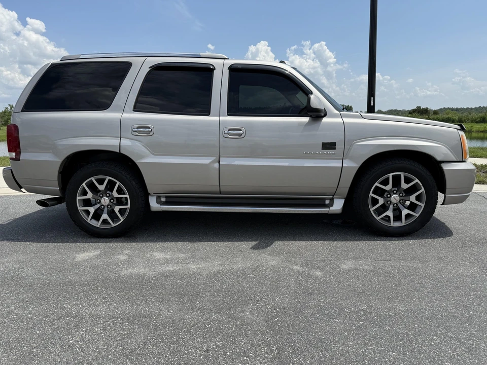 2004 Cadillac Escalade & EXT 2nd Gen - Image 9 of 31