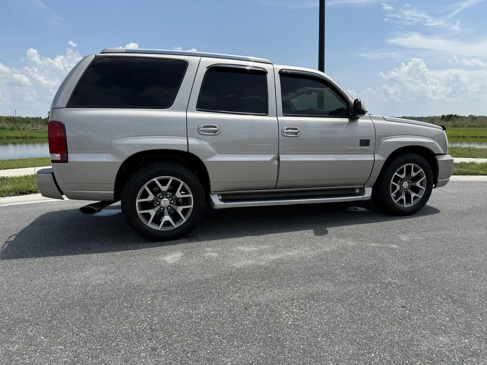 2004 Cadillac Escalade & EXT 2nd Gen - Image 10 of 31