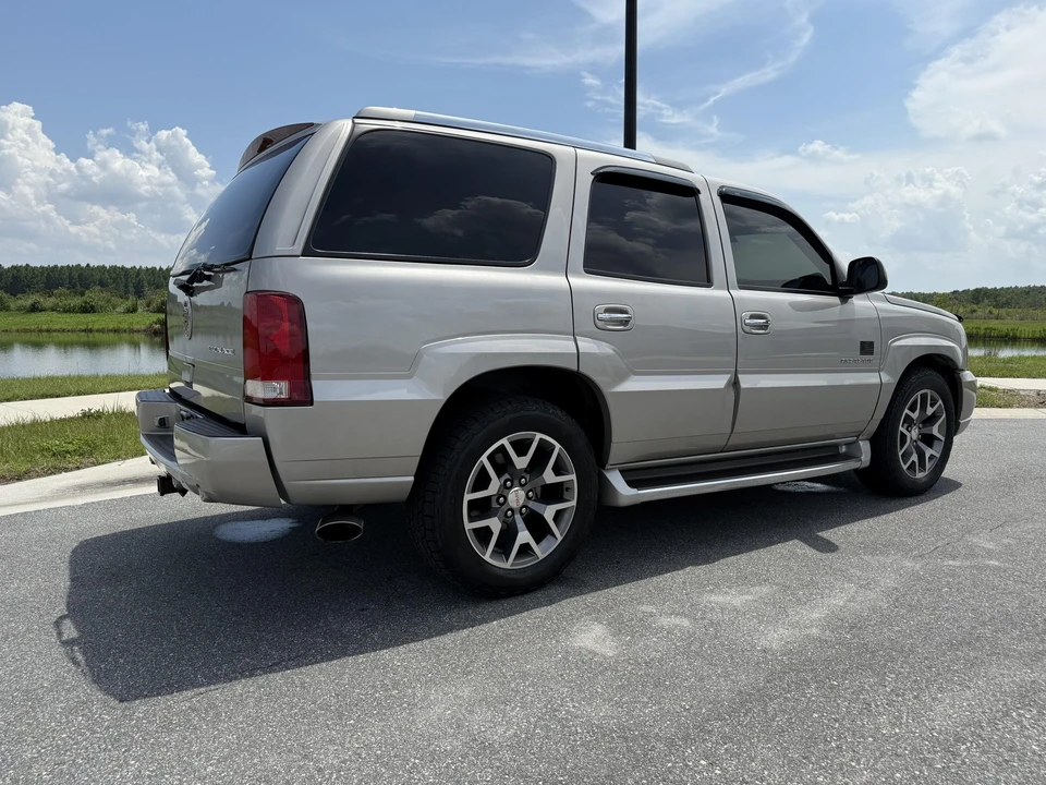 2004 Cadillac Escalade & EXT 2nd Gen - Image 11 of 31