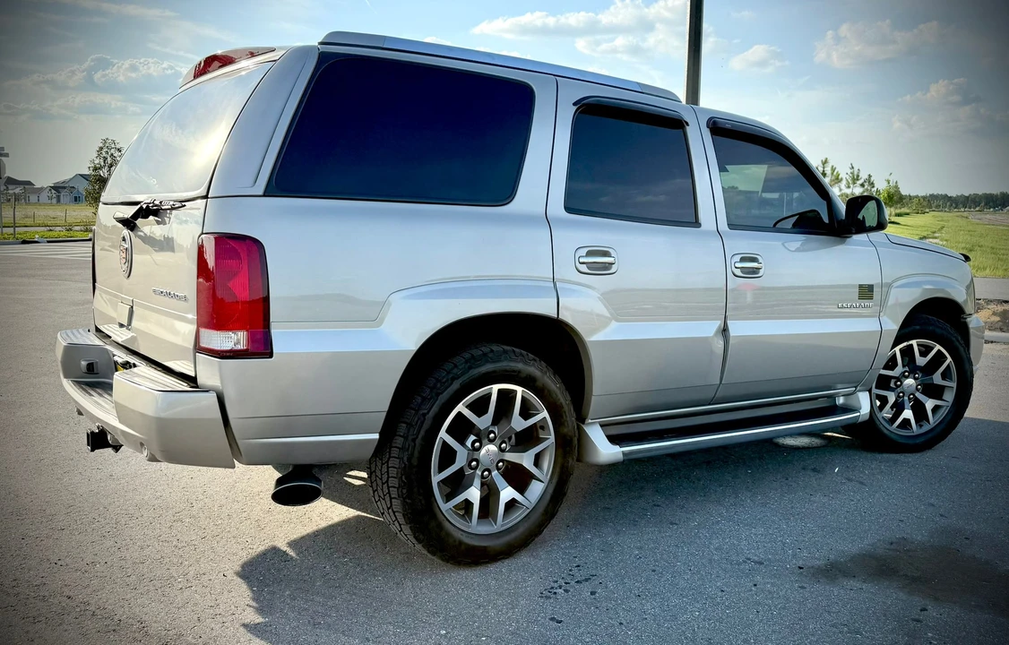2004 Cadillac Escalade & EXT 2nd Gen - Image 28 of 31