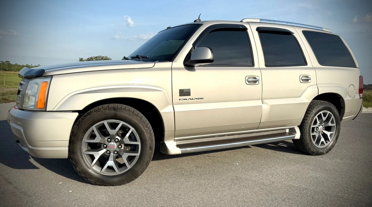 2004 Cadillac Escalade & EXT 2nd Gen - Image 21 of 31