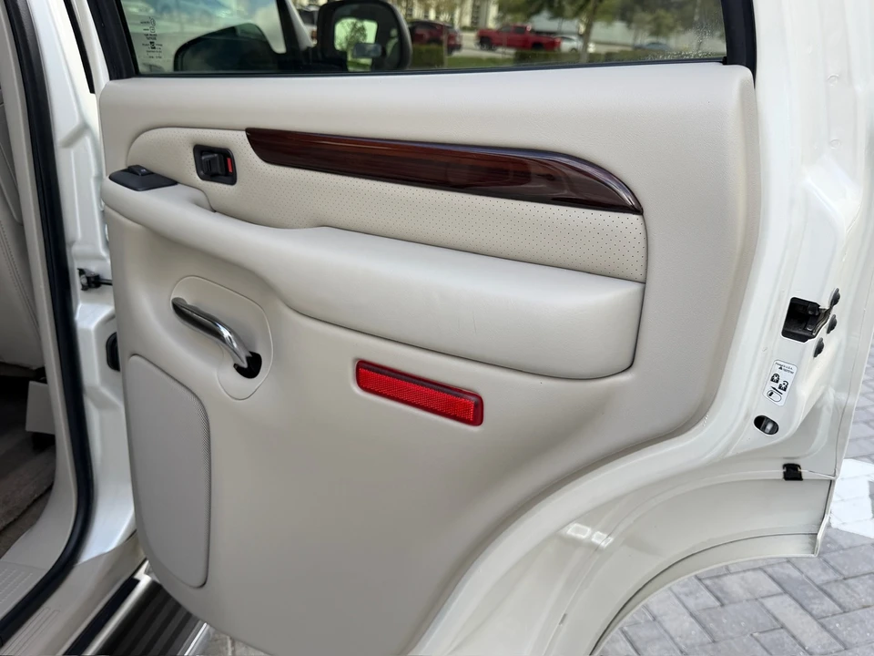 2004 Cadillac Escalade & EXT 2nd Gen - Image 17 of 21