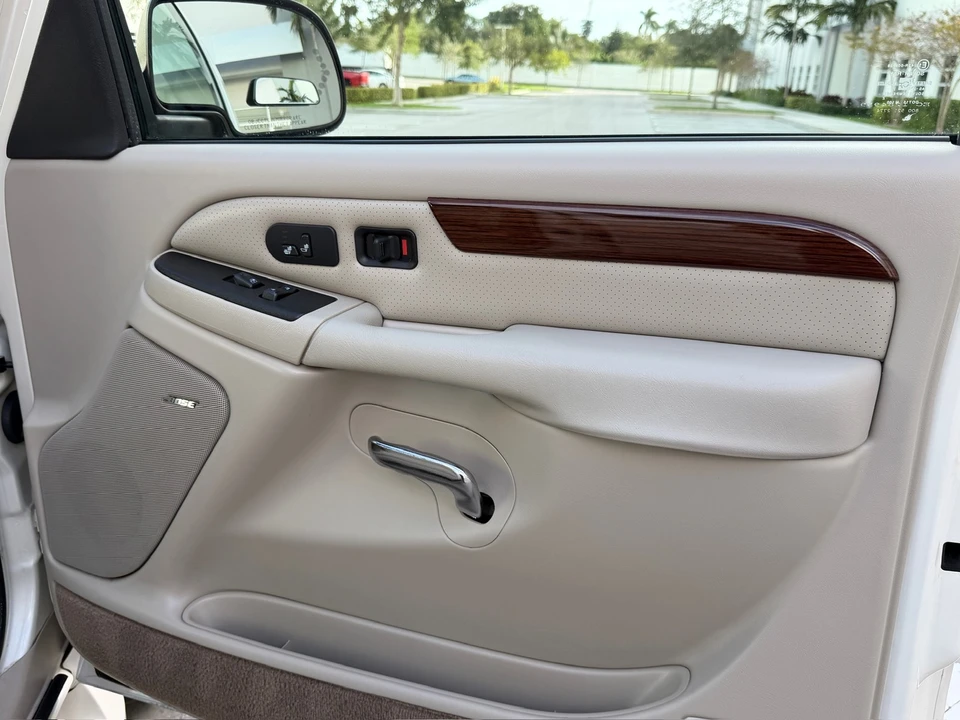 2004 Cadillac Escalade & EXT 2nd Gen - Image 15 of 21