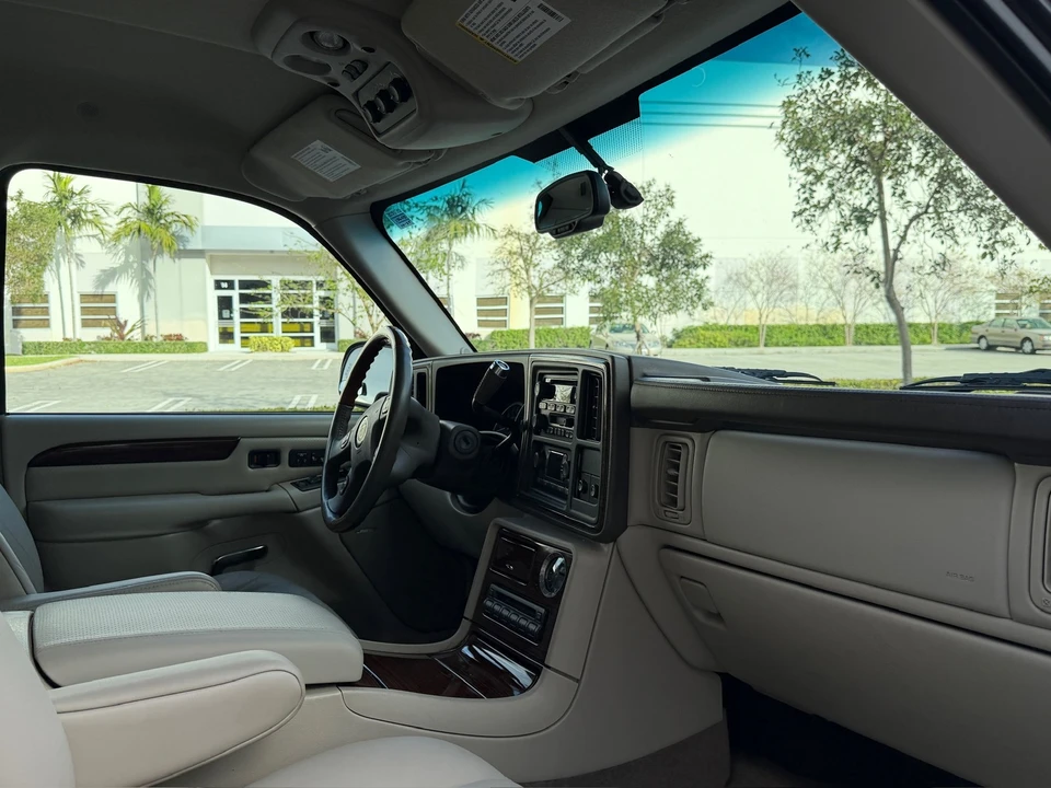 2004 Cadillac Escalade & EXT 2nd Gen - Image 13 of 21