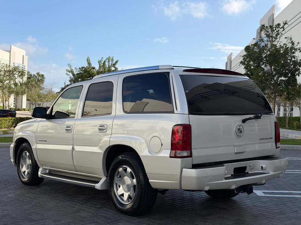 2004 Cadillac Escalade & EXT 2nd Gen - Image 3 of 21
