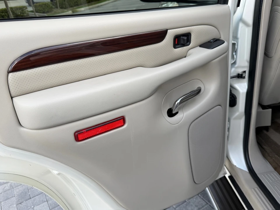 2004 Cadillac Escalade & EXT 2nd Gen - Image 19 of 21