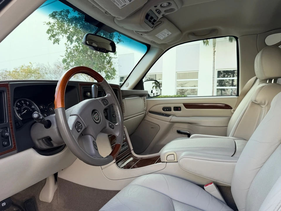 2004 Cadillac Escalade & EXT 2nd Gen - Image 12 of 21