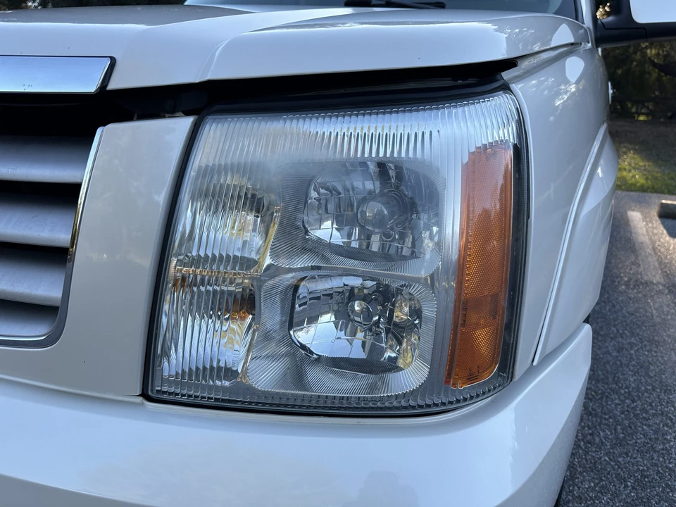 2004 Cadillac Escalade & EXT 2nd Gen - Image 31 of 31