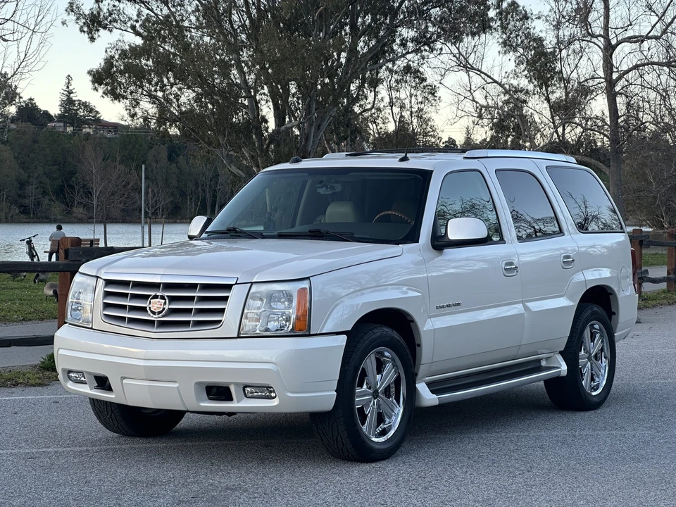 2004 Cadillac Escalade & EXT 2nd Gen - Image 2 of 31