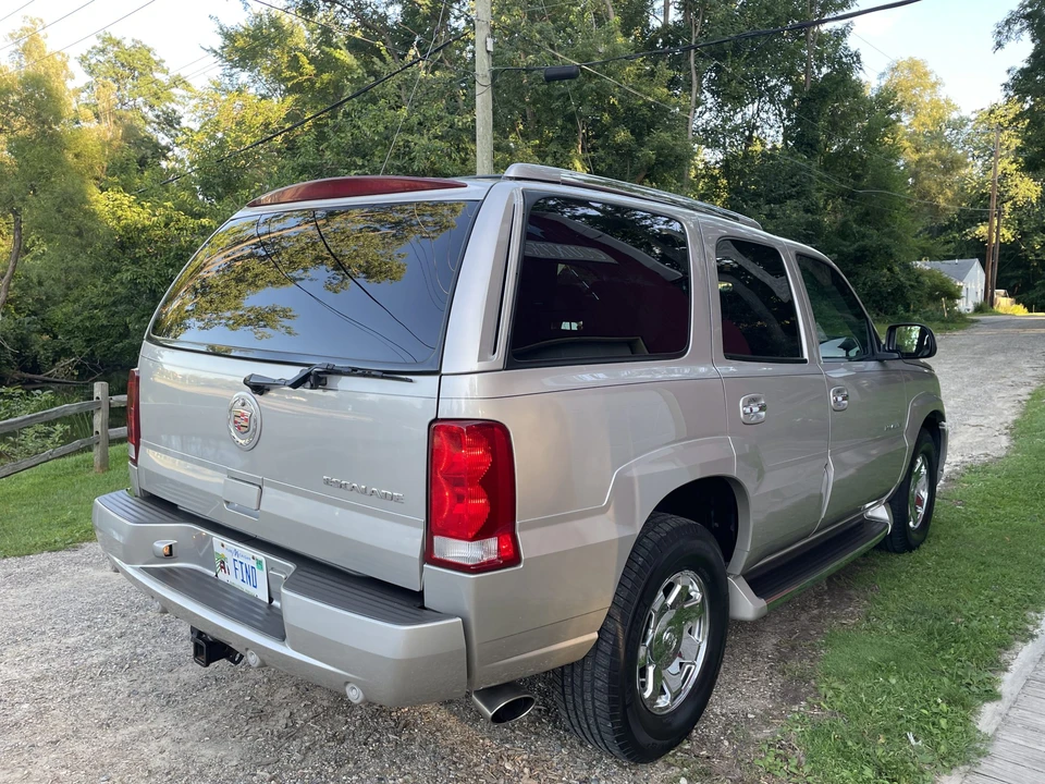 2004 Cadillac Escalade & EXT 2nd Gen - Image 11 of 31