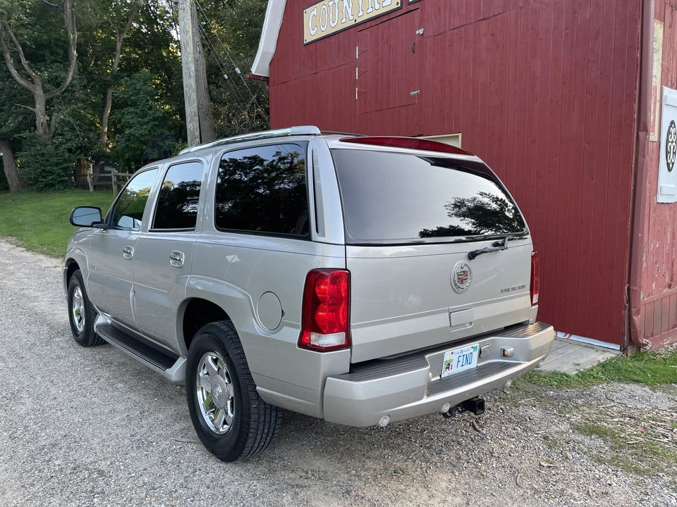 2004 Cadillac Escalade & EXT 2nd Gen - Image 26 of 31