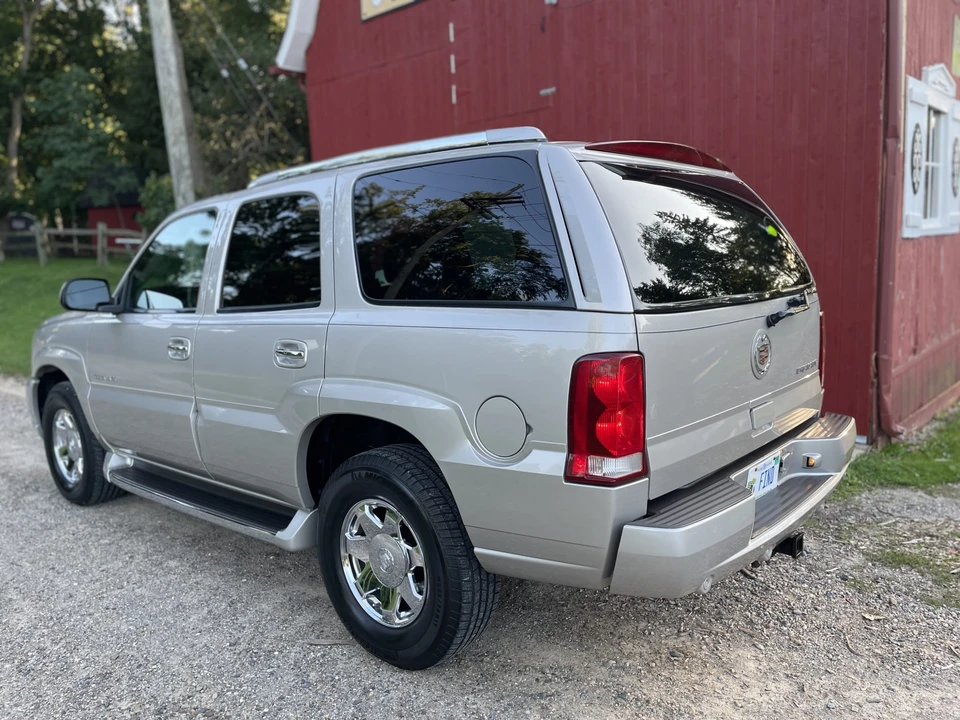 2004 Cadillac Escalade & EXT 2nd Gen - Image 31 of 31