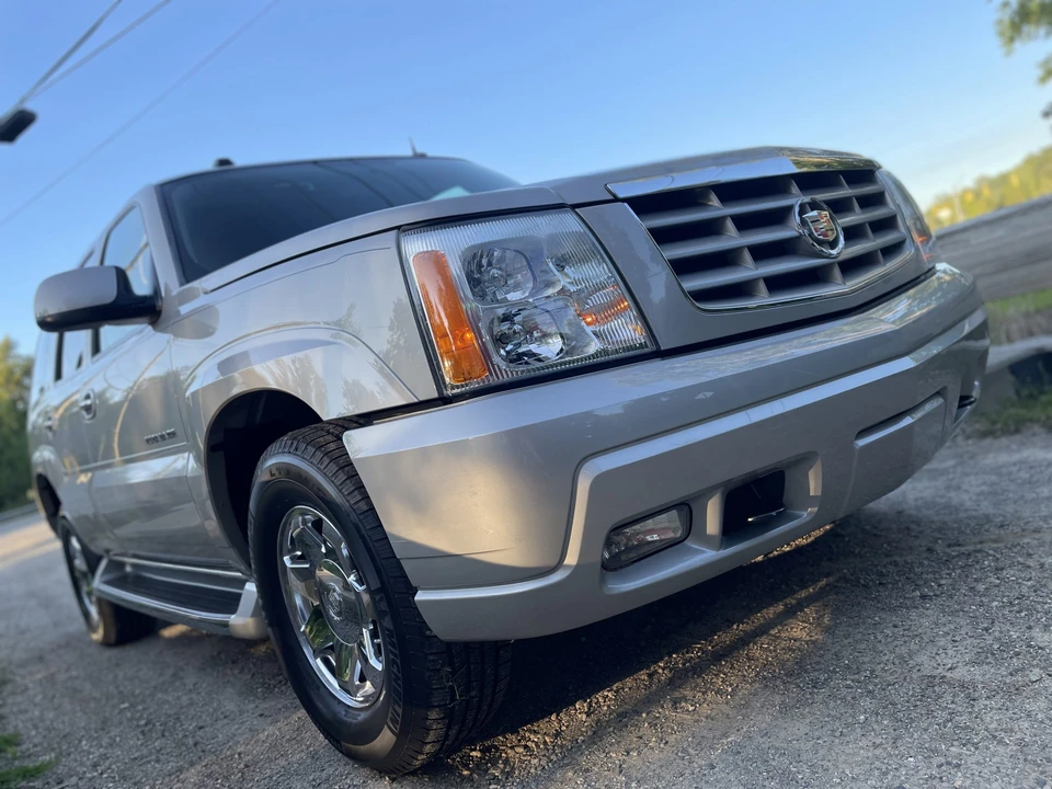 2004 Cadillac Escalade & EXT 2nd Gen - Image 9 of 31